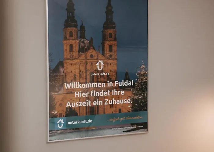 Dom Iv - Modern & Zentral Mit Kostenfreiem Parkplatz * 풀다